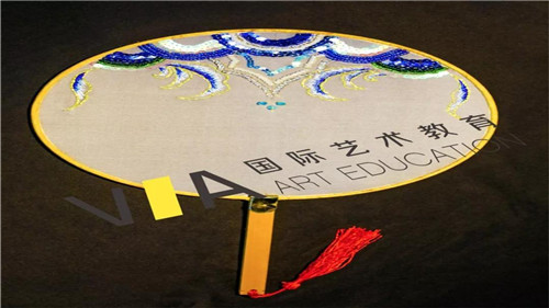 VA藝術(shù)留學(xué)導(dǎo)師刺繡設(shè)計